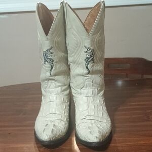 El General White Crocodile Pattern Leather Heeled Boots